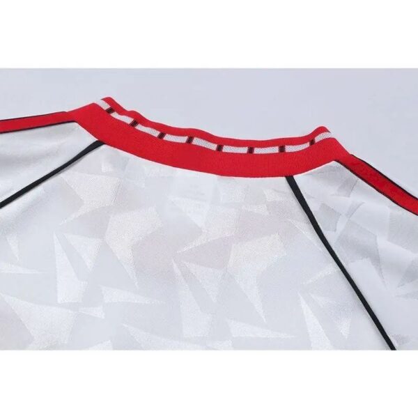 Retro Manchester United 1991 Cup Winners Cup Long Sleeves Jersey - Image 3