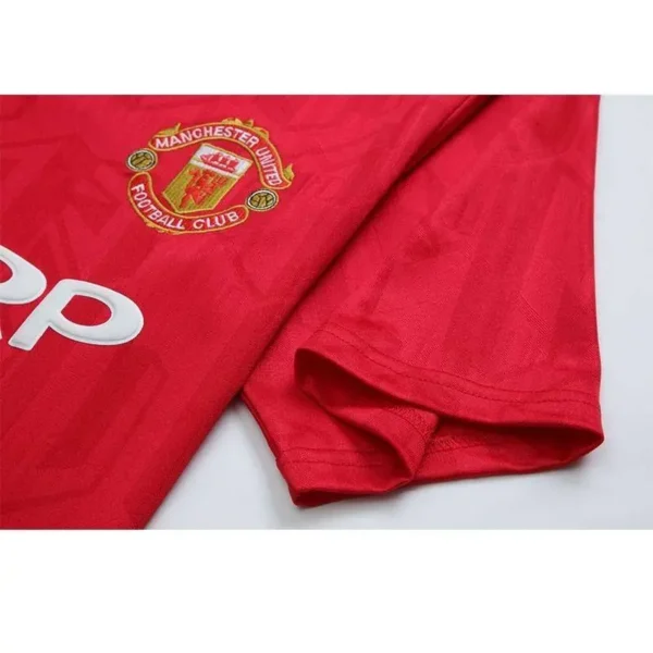 Retro Manchester United 1992/94 Home Jersey - Image 4
