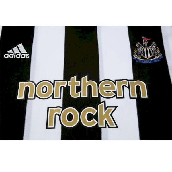 Retro Newcastle United 2004/06 Home Jersey - Image 7