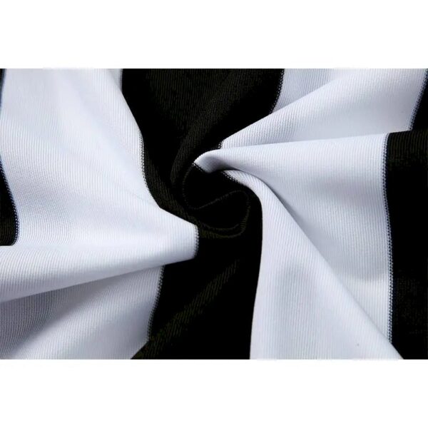 Retro Newcastle United 2004/06 Home Jersey - Image 4