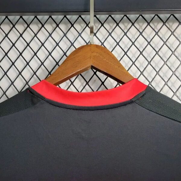 Retro Flamengo 2001/02 Home Jersey - Image 8