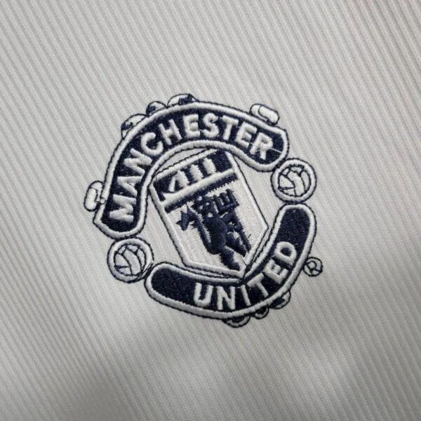Retro Manchester United 2000/01 Away Long Sleeves Jersey - Image 5