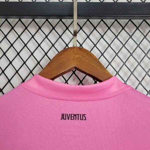 Retro Juventus 2011/12 Away Jersey - Image 10