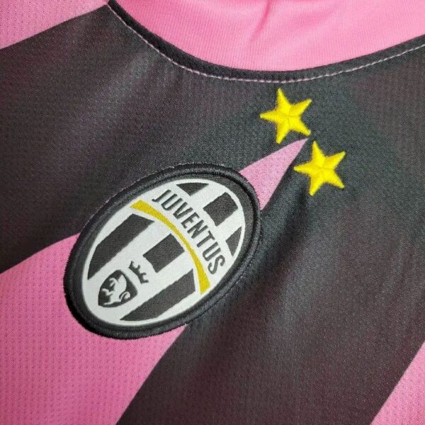 Retro Juventus 2011/12 Away Jersey - Image 9