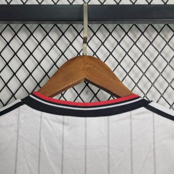 Retro Manchester United 1983/84 Away Jersey - Image 6