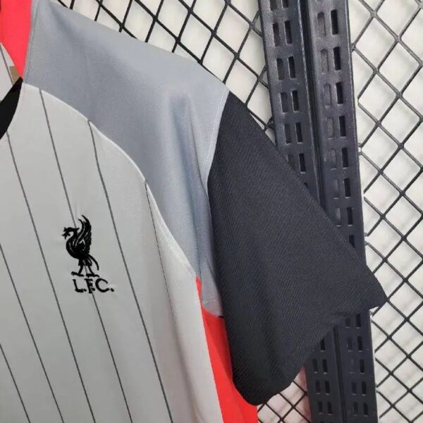 Retro Liverpool 2021/22 Fourth Jersey - Image 9