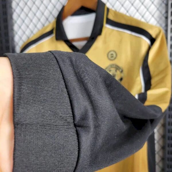 Retro Manchester United 2001/02 Centenary Reversible Away And Third Long Sleeves Jersey - Image 12