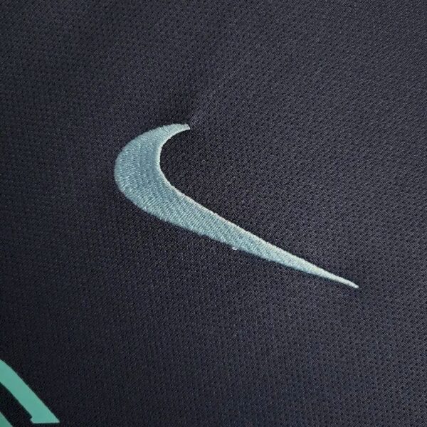 Retro Manchester City 2015/16 Away Jersey - Image 3
