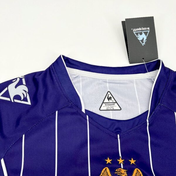 Retro Manchester City 2007/08 Away Jersey - Image 3