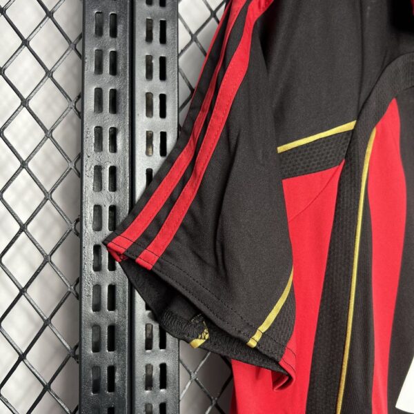 Retro AC Milan 2006/07 Home Jersey - Image 5