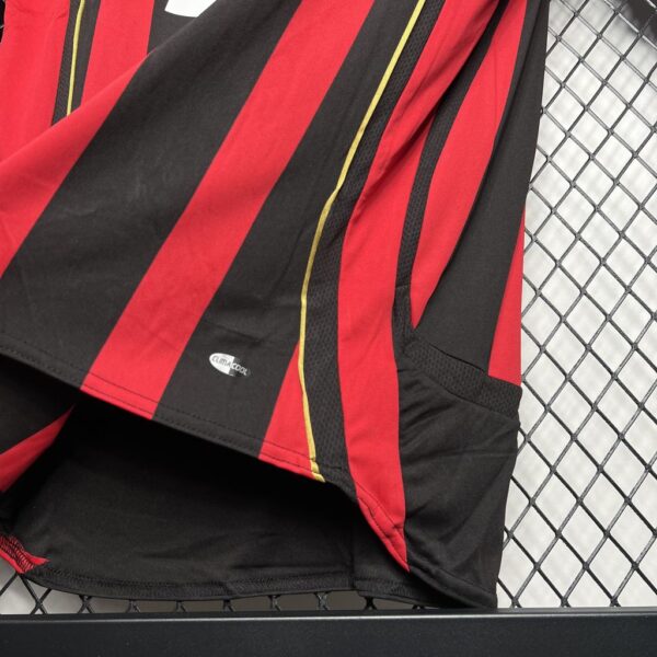 Retro AC Milan 2006/07 Home Jersey - Image 7
