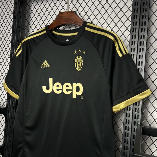Retro Juventus 2015/16 Third Jersey - Image 8