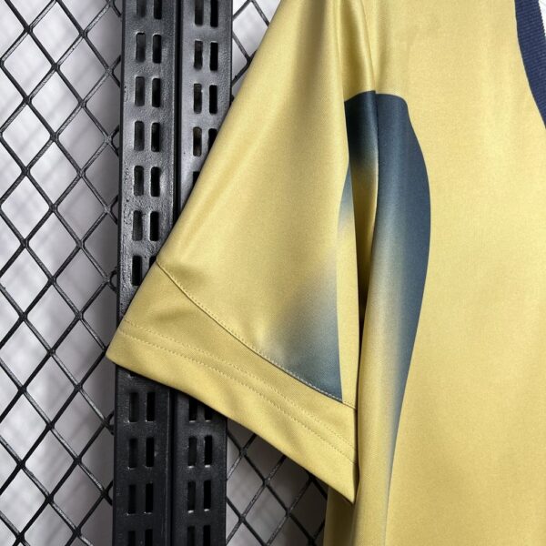 Retro Italy 2006 World Cup Goalkeeper Jersey - Image 4