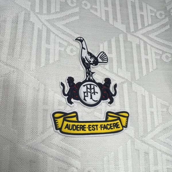 Retro Tottenham Hotspur 1991/93 Home Jersey - Image 9