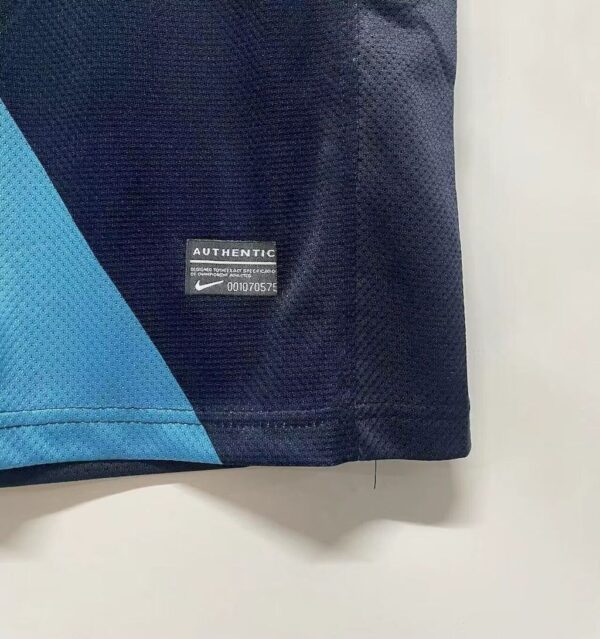 Retro Arsenal 2011/12 Away Jersey - Image 8
