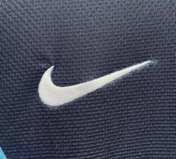 Retro Arsenal 2011/12 Away Jersey - Image 6