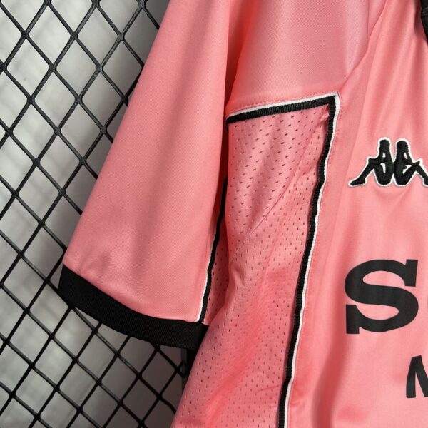 Retro Juventus 1997/98 Away Jersey - Image 5