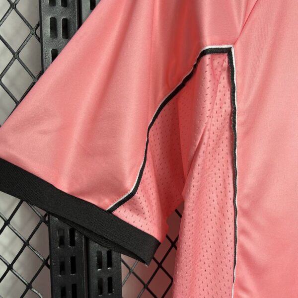 Retro Juventus 1997/98 Away Jersey - Image 3