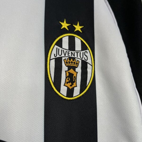 Retro Juventus 2002/03 Home Champions Leagues Jersey - Image 4
