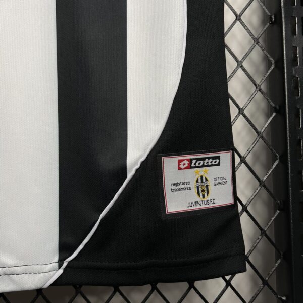 Retro Juventus 2002/03 Home Champions Leagues Jersey - Image 3