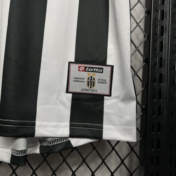Retro Juventus 2001/02 Home Jersey - Image 3