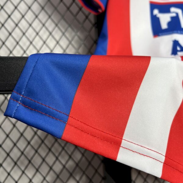 Retro Sporting de Gijon 2001/02 Home Jersey - Image 4