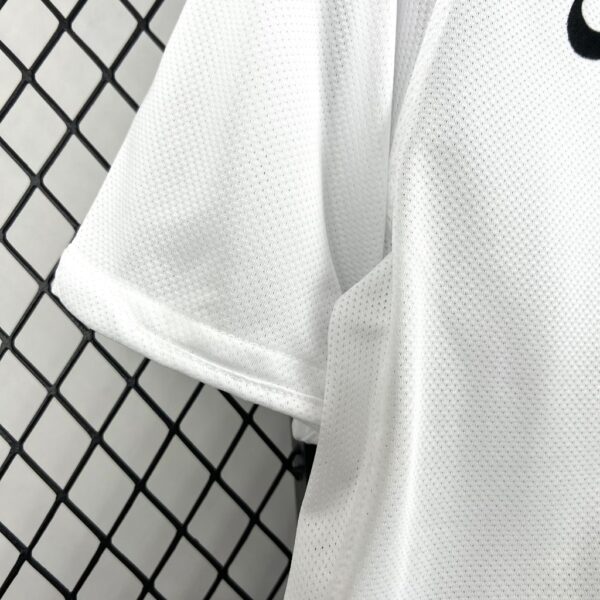Retro Juventus 2010/11 Away Jersey - Image 6
