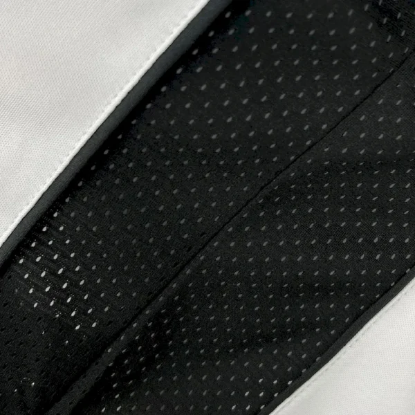 Retro Juventus 1997/99 Home Jersey - Image 4