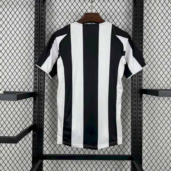 Retro Juventus 2004/05 Home Jersey - Image 2