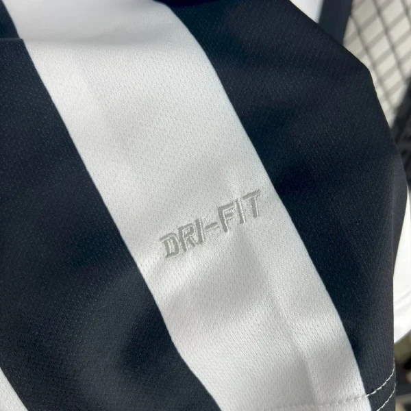 Retro Juventus 2014/15 Home Jersey - Image 9