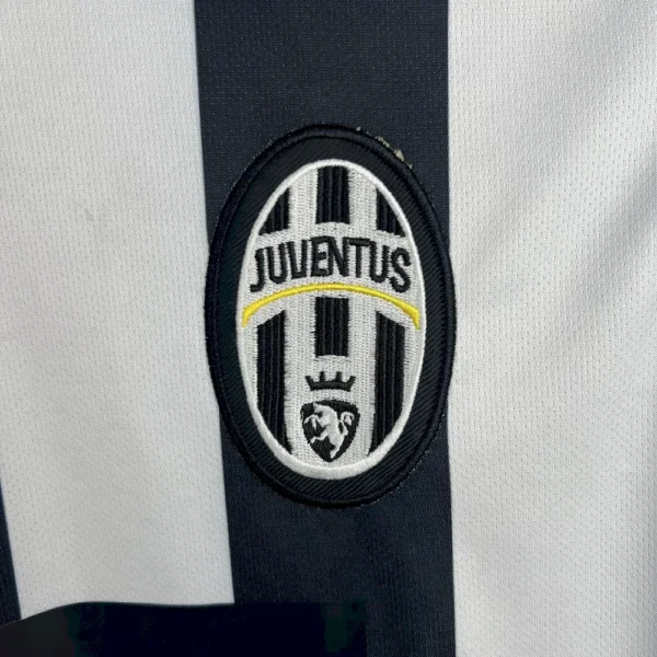Retro Juventus 2014/15 Home Jersey - Image 6
