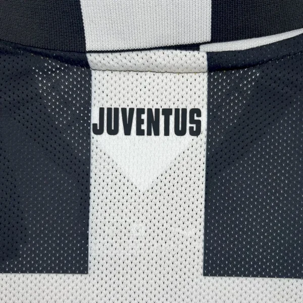 Retro Juventus 2014/15 Home Jersey - Image 11