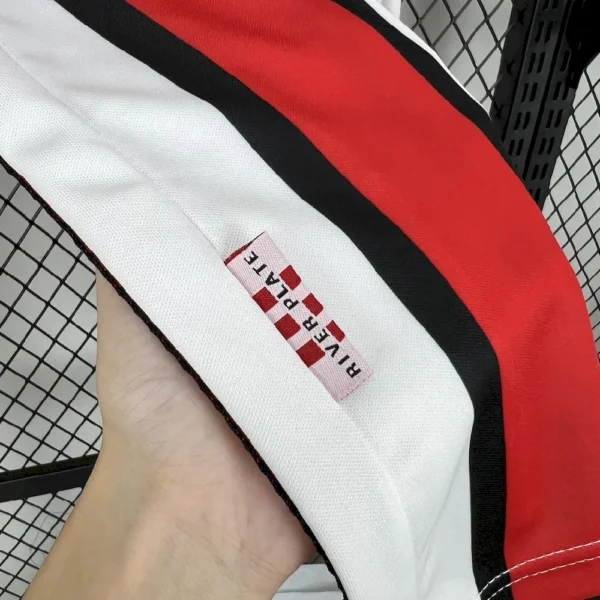 Retro River Plate 1999/00 Third Jersey - Image 10