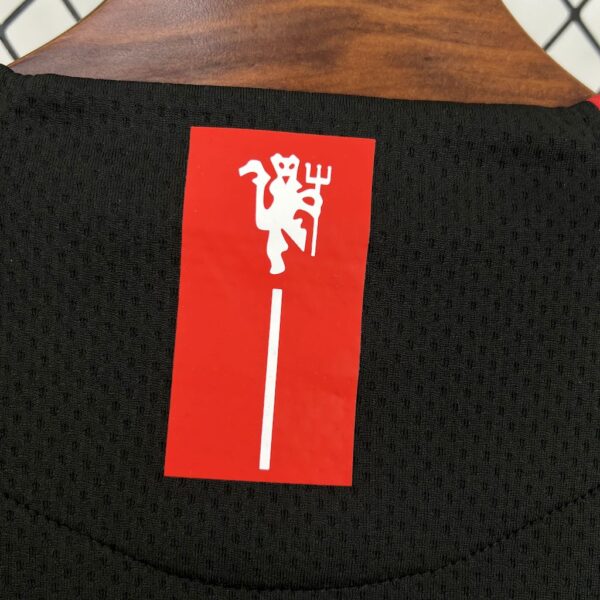 Retro Manchester United 2007/08 Third Jersey - Image 4