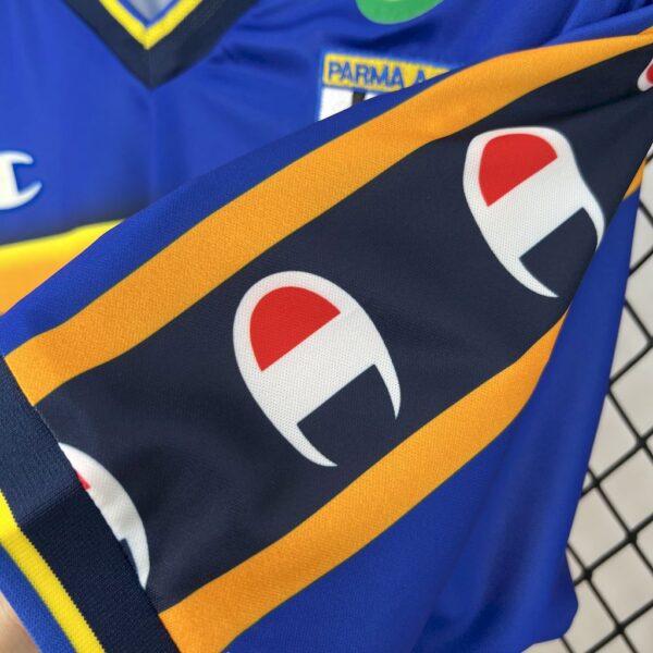 Retro Parma Calcio 2002/03 Home Jersey - Image 3