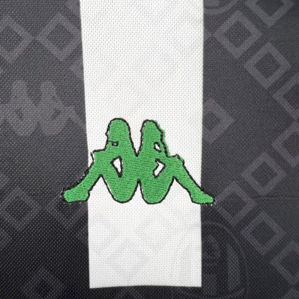 Retro Juventus 1992/94 Home Jersey - Image 7
