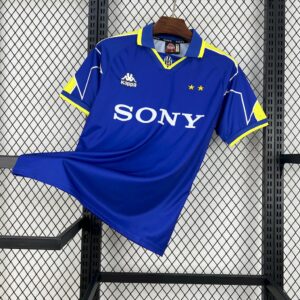 Retro Juventus 1996/97 Away Jersey