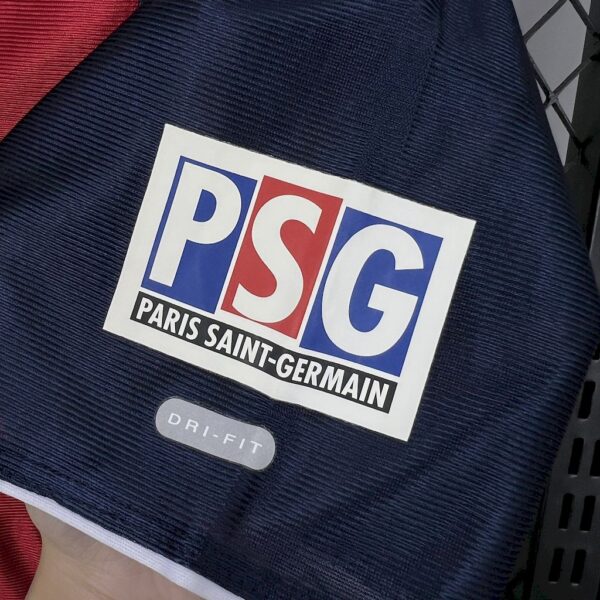 Retro Paris Saint-Germain 2001/2002 Home Jersey - Image 3