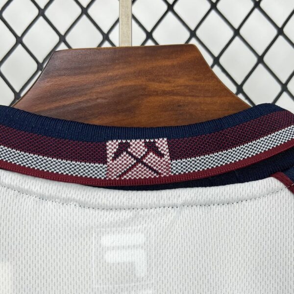 Retro West Ham United 1999/01 Away Jersey - Image 8