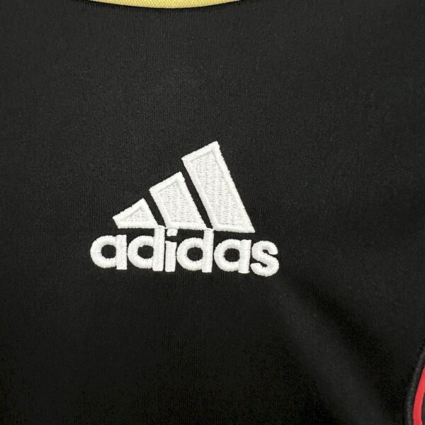 Retro AC Milan 2006/07 Third Jersey - Image 8