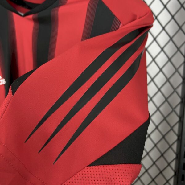 Retro AC Milan 2004/05 Home Jersey - Image 3