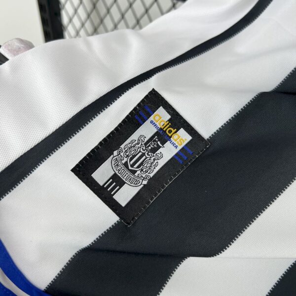 Retro Newcastle United 1999/00 Home Jersey - Image 6