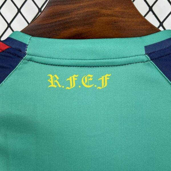 Retro Spain 2010 Goalkeeper Jersey Jersey - Image 9