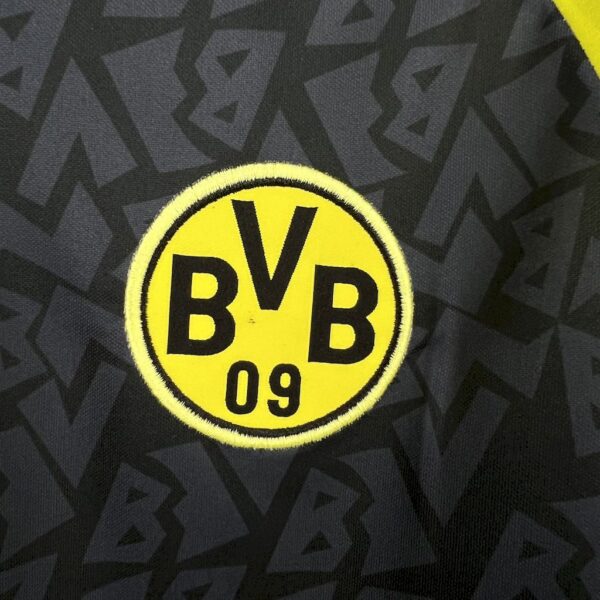 Retro Borussia Dortmund 1995/96 Away Jersey - Image 5