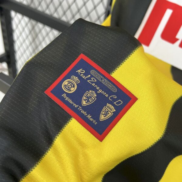 Retro Real Zaragoza 1996/97 Away Jersey - Image 8