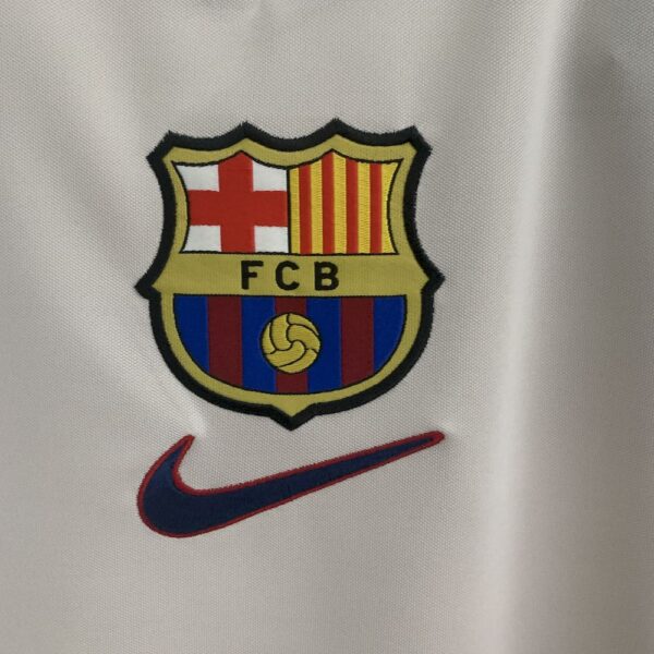 Retro Barcelona 1998/99 Away Jersey - Image 8