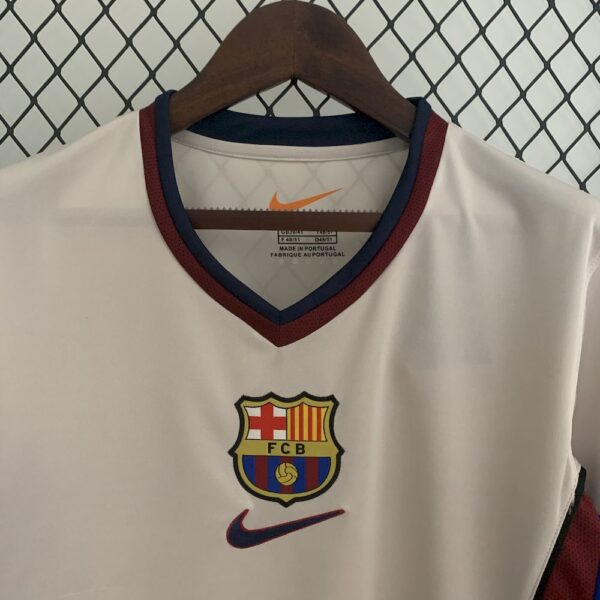 Retro Barcelona 1998/99 Away Jersey - Image 5