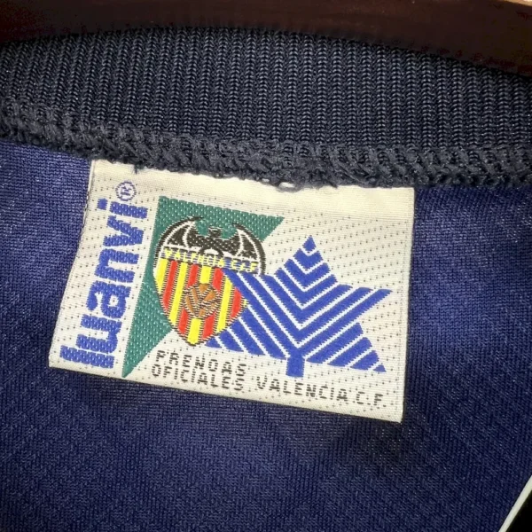 Retro Valencia CF 1996/97 Away Jersey - Image 5