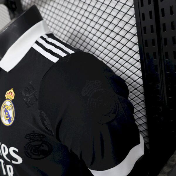 Men's Real Madrid  2025/26 Black Special Edition Jersey Player Version - Image 5