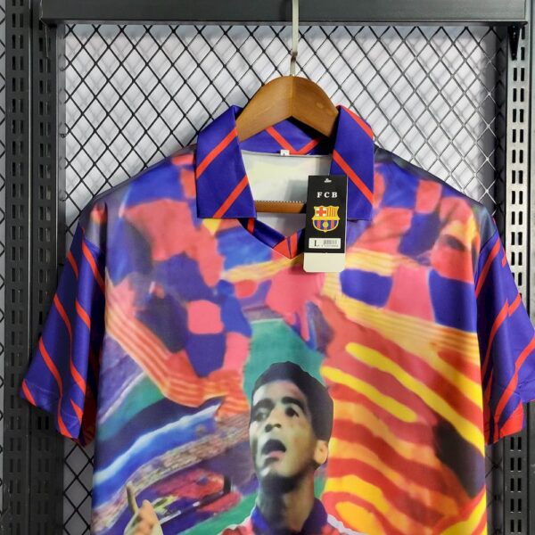 Retro Barcelona 1993/94 Romario Jersey - Image 7